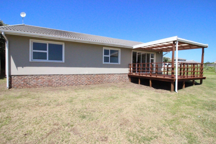 To Let 3 Bedroom Property for Rent in Kidds Beach Eastern Cape